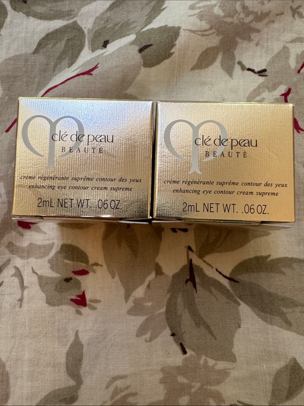 cle de peau Beauté Eye Cream set of 2 - Picture 4 of 4